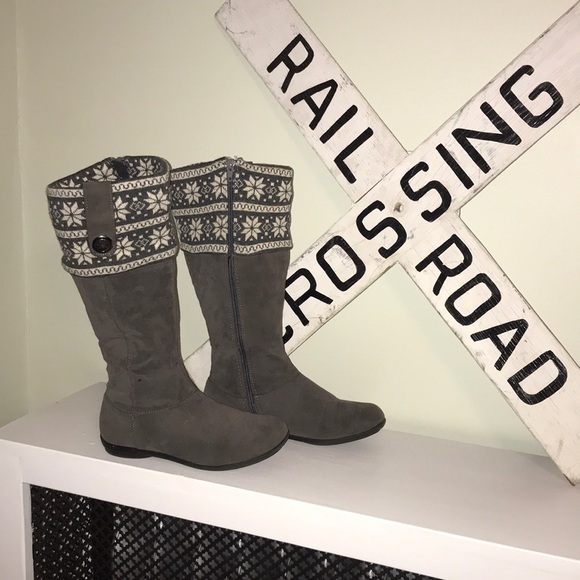 Shoes - Gray Boot